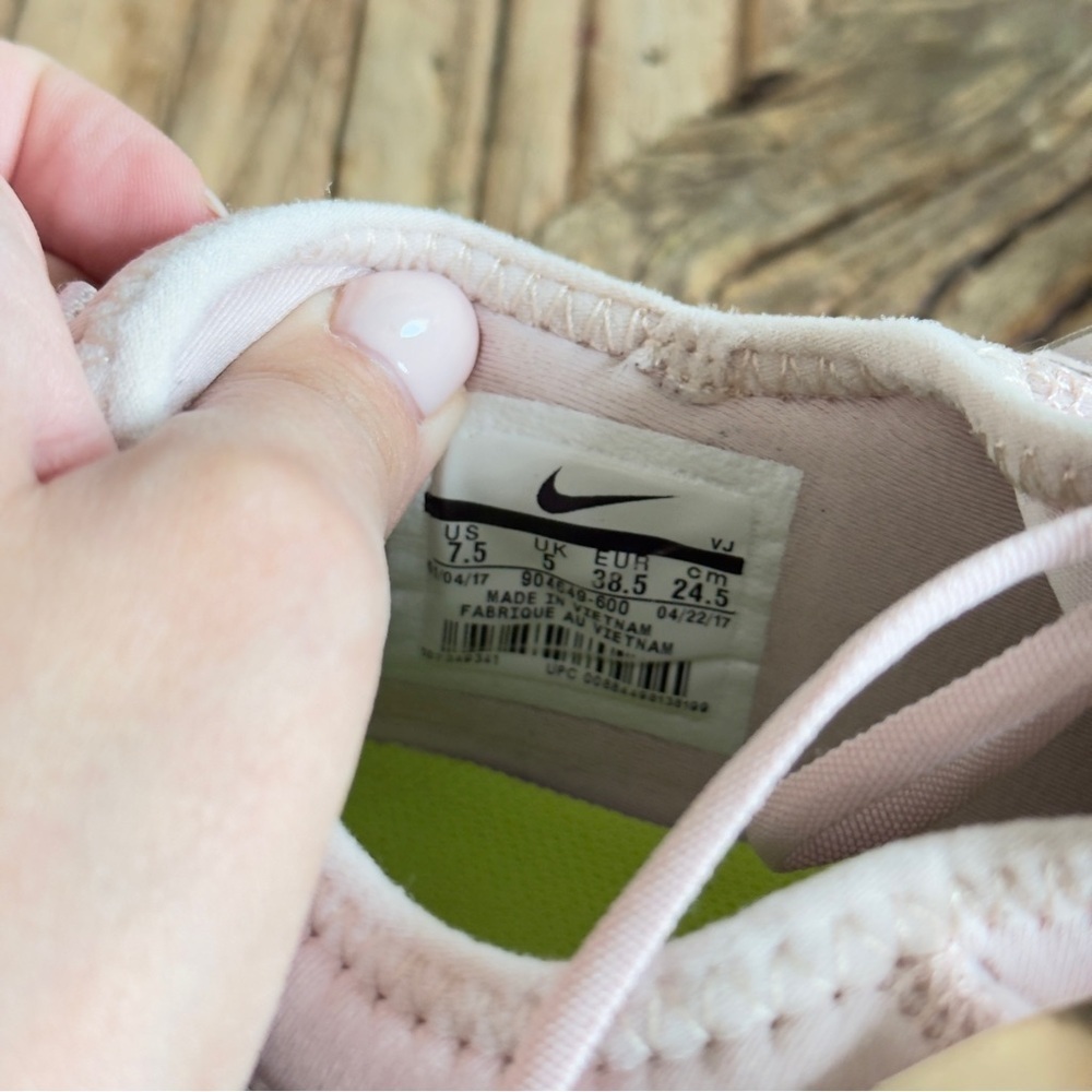 Nike Free Tr 7 Women's Light Pink Athletic Shoe 7.5 - Picture 11 of 11